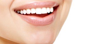 6 Commonly Available Foods That Naturally Whiten Your Teeth