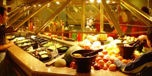3 Tips to Avoid Overeating at Buffets
